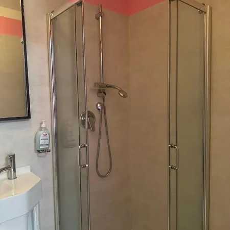 Affitta Camera Lejlighed *