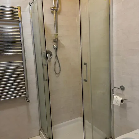 Affitta Camera Lejlighed *