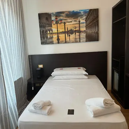 Affitta Camera ميستر