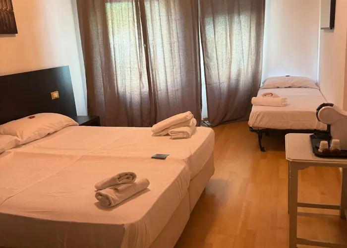 Affitta Camera Appartamento *